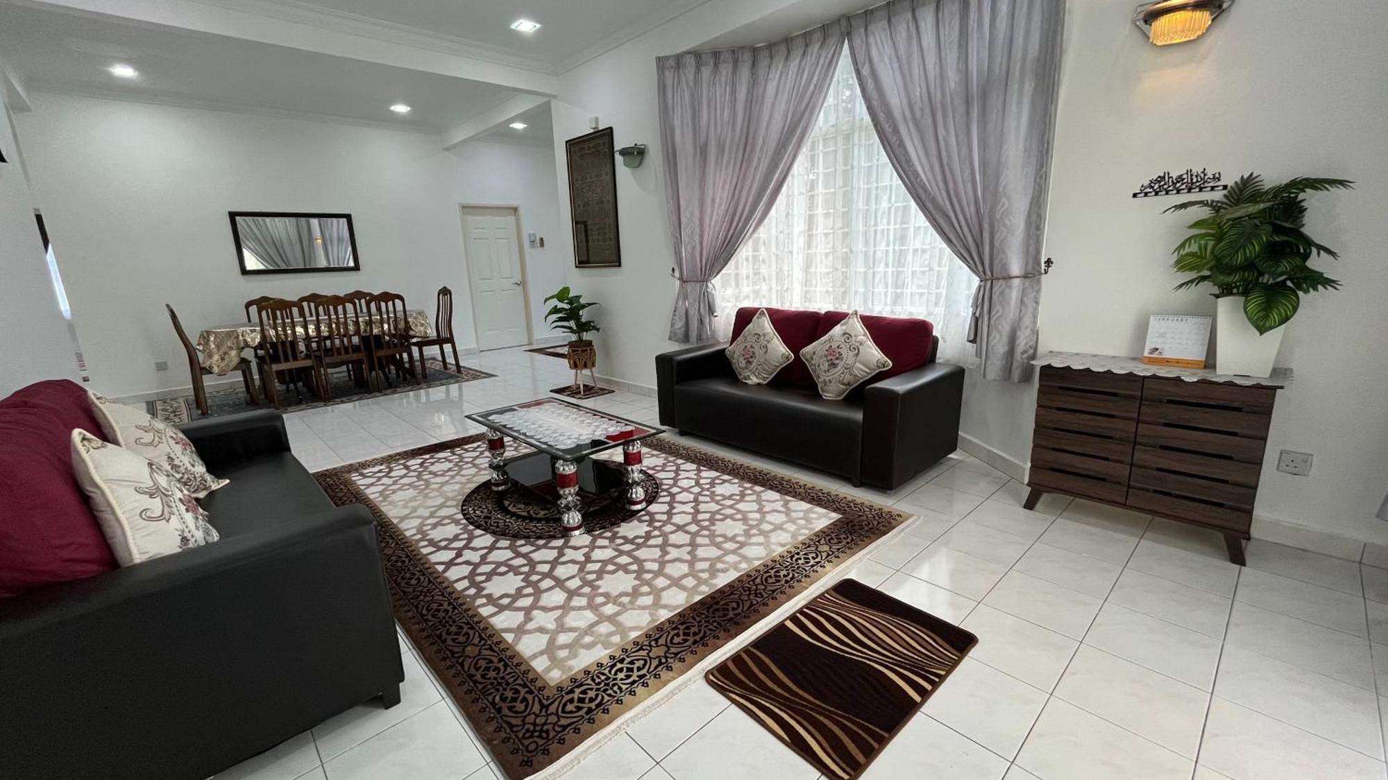 Holiday home Che Puan Darulaman Height