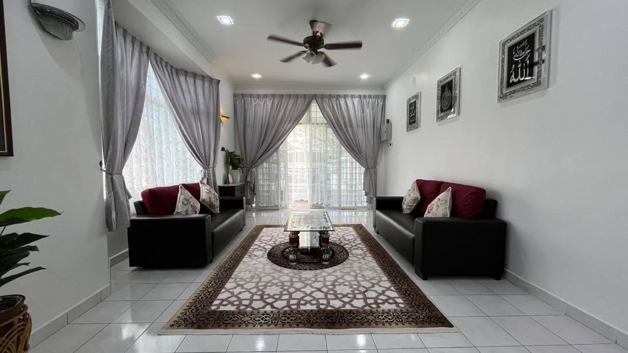 Che Puan Darulaman Height Holiday home *